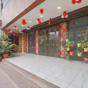 Hotel Fabhotel Swarn Banquet Kakarmatha